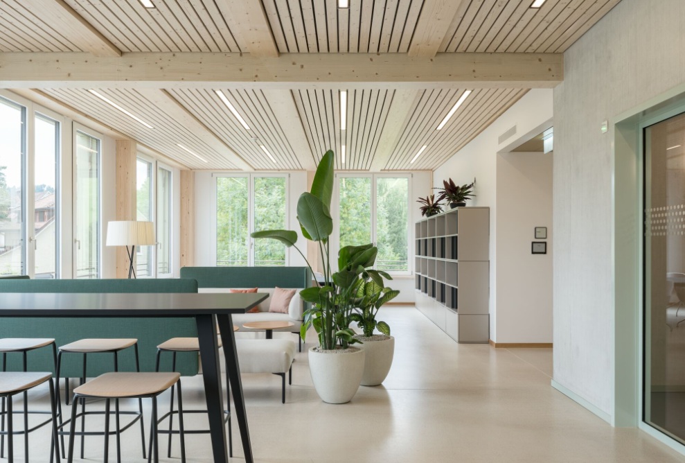 Aufenthaltsbereich im Gesundheitszentrum Herisau