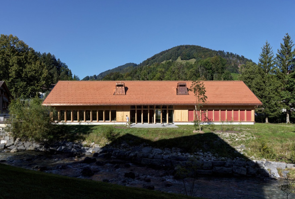 Vue générale du nouveau bâtiment de séminaires de l'hôtel Hof Weissbad