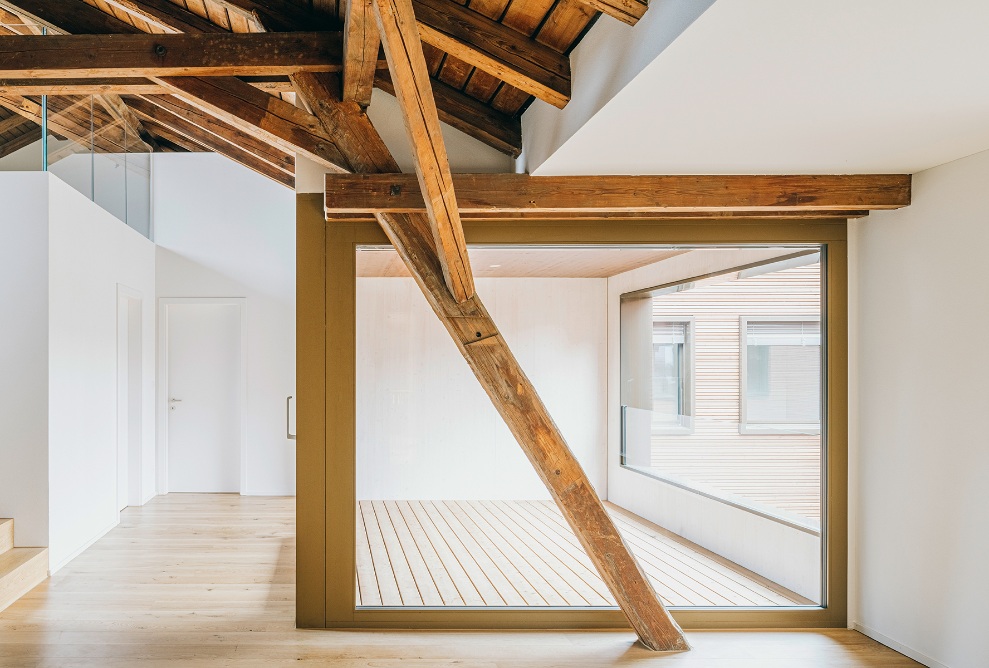 Interior of the Kornhaus with balcony