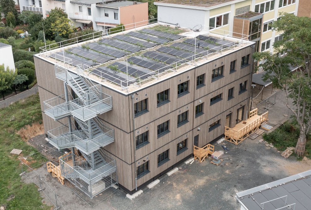 Le nouveau bâtiment du Landgraf-Ludwig-Gymnasium vu du ciel