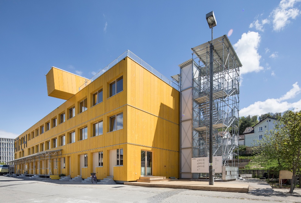 Side view of the Lattich building