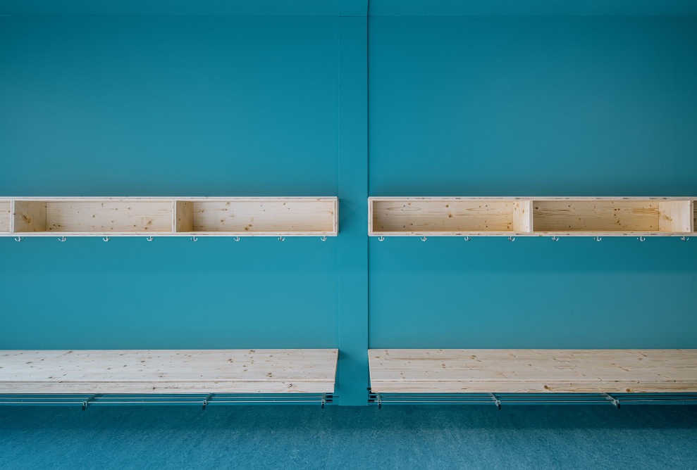 Functional details in the modular school building in Winterthur.