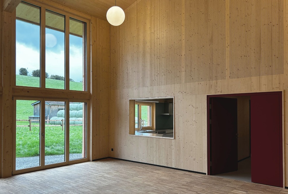 View into the large hall of the new building