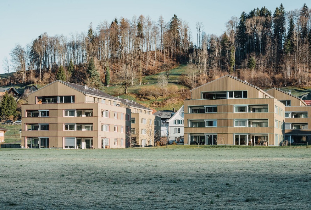 The Nöggel housing complex in Bühler (Canton of Appenzell Ausserrhoden) consists of four apartment buildings.