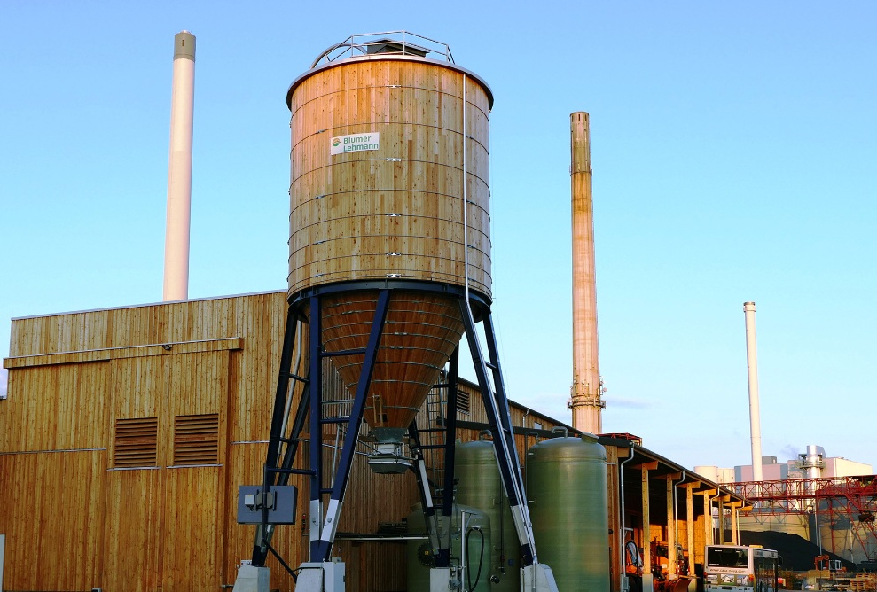 Installation complète à Ulm (Allemagne), composée d’un entrepôt de sel et d’un silo en bois ainsi que d’une centrale à saumure