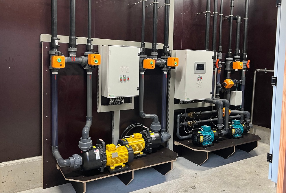 Pump system and control unit of the brine system