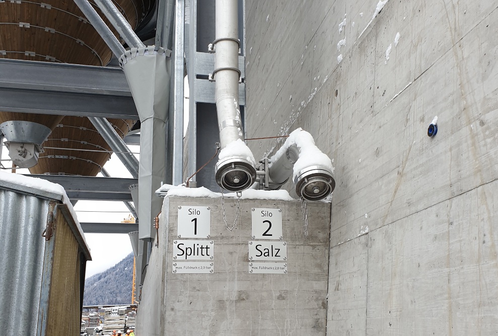 Filling pipe of the silo plant in Zernez